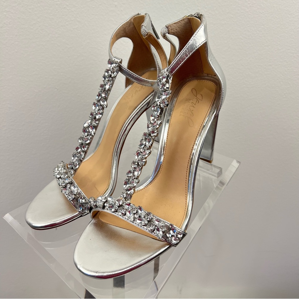 Jewel Badgley Mischka Silver Rhinestone High Heels Size 7.5
